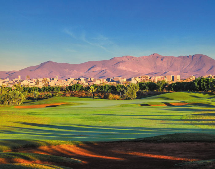 نقل ذهاباً وإياباً إلى ملعب غولف في مراكش